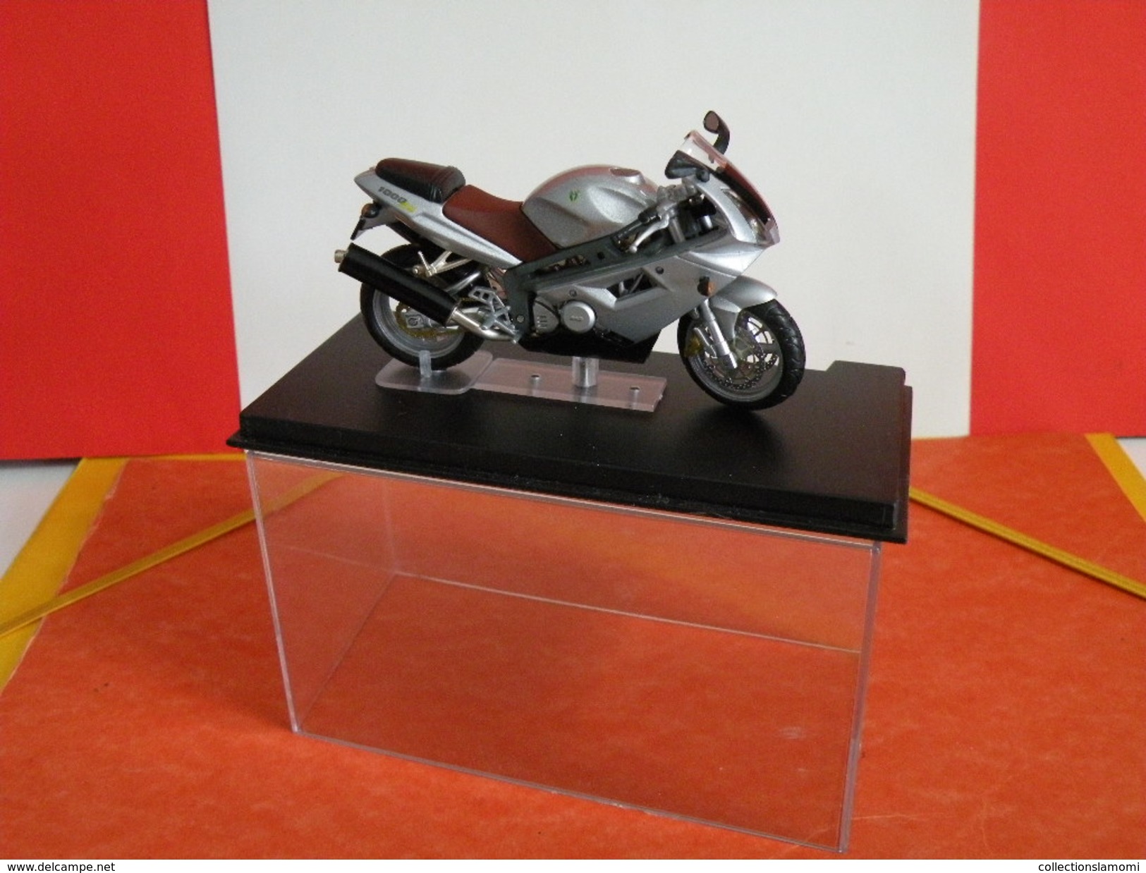 MOTO 1/24 > MZ 1000S (sous Vitrine) - Motorräder