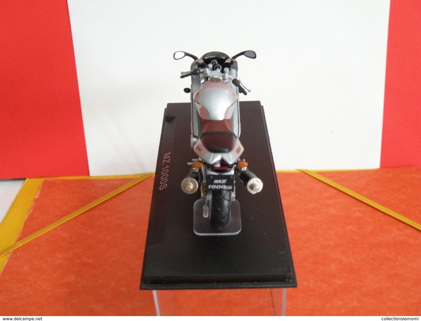MOTO 1/24 > MZ 1000S (sous Vitrine) - Motorcycles