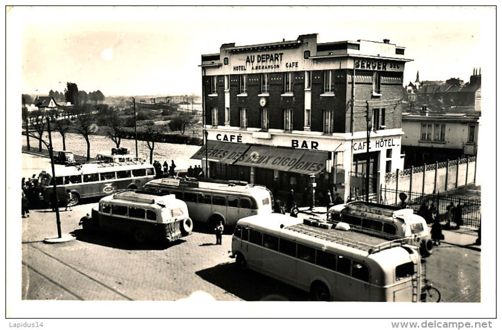 AH 841 /     C P S M - SAINT QUENTIN (02) CAFE HOTEL RESTAURANT  AU DEPART PLACE DE LA GARE (AUTO CAR ) - Saint Quentin