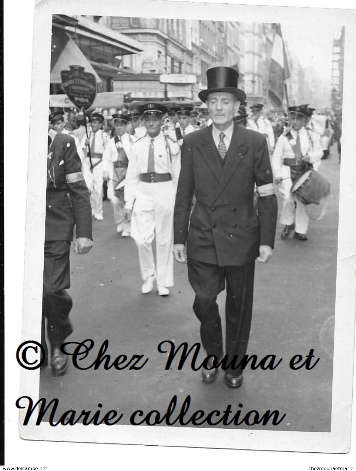 DEFILE DE LA FANFARE L ETINCELANTE D AUBERVILLIERS - SEINE SAINT ST DENIS - PHOTO ARIX A PARIS 12 X 9 CM - Lieux