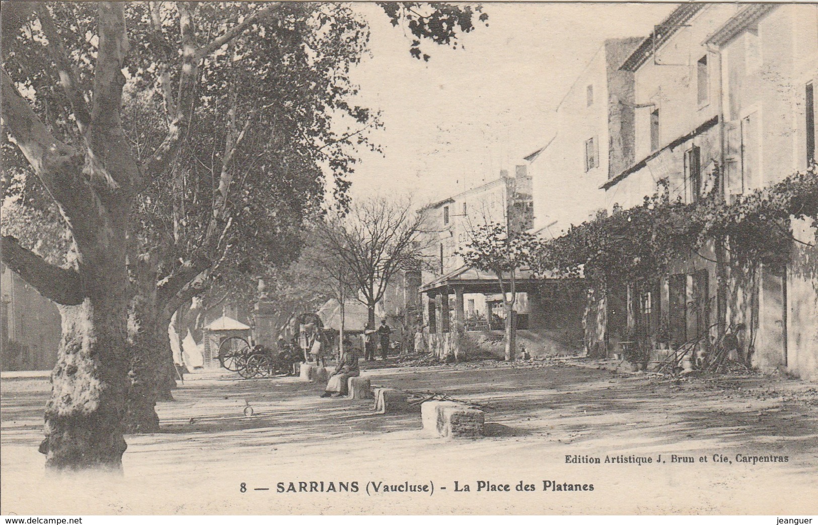 SARIANS  La Place Des Platanes - Sarrians