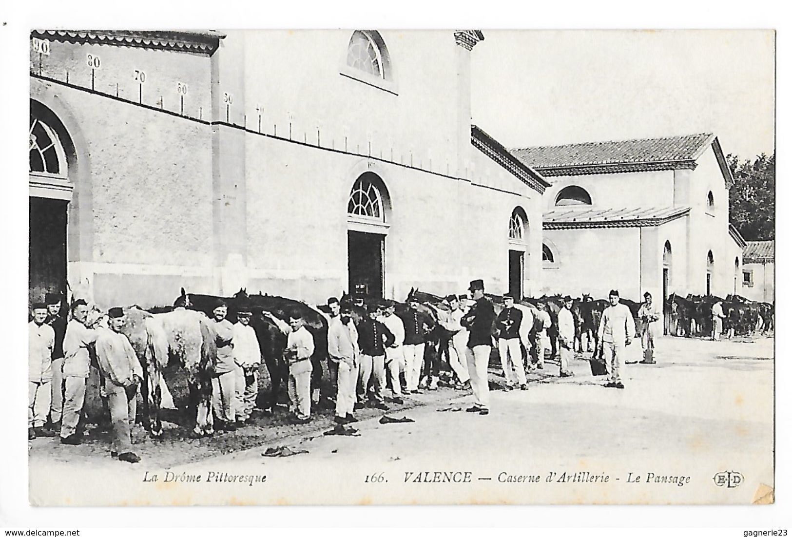 VALENCE  (cpa 26)  Caserne D'Artillerie - Le Pansage -   - L 1 - Valence