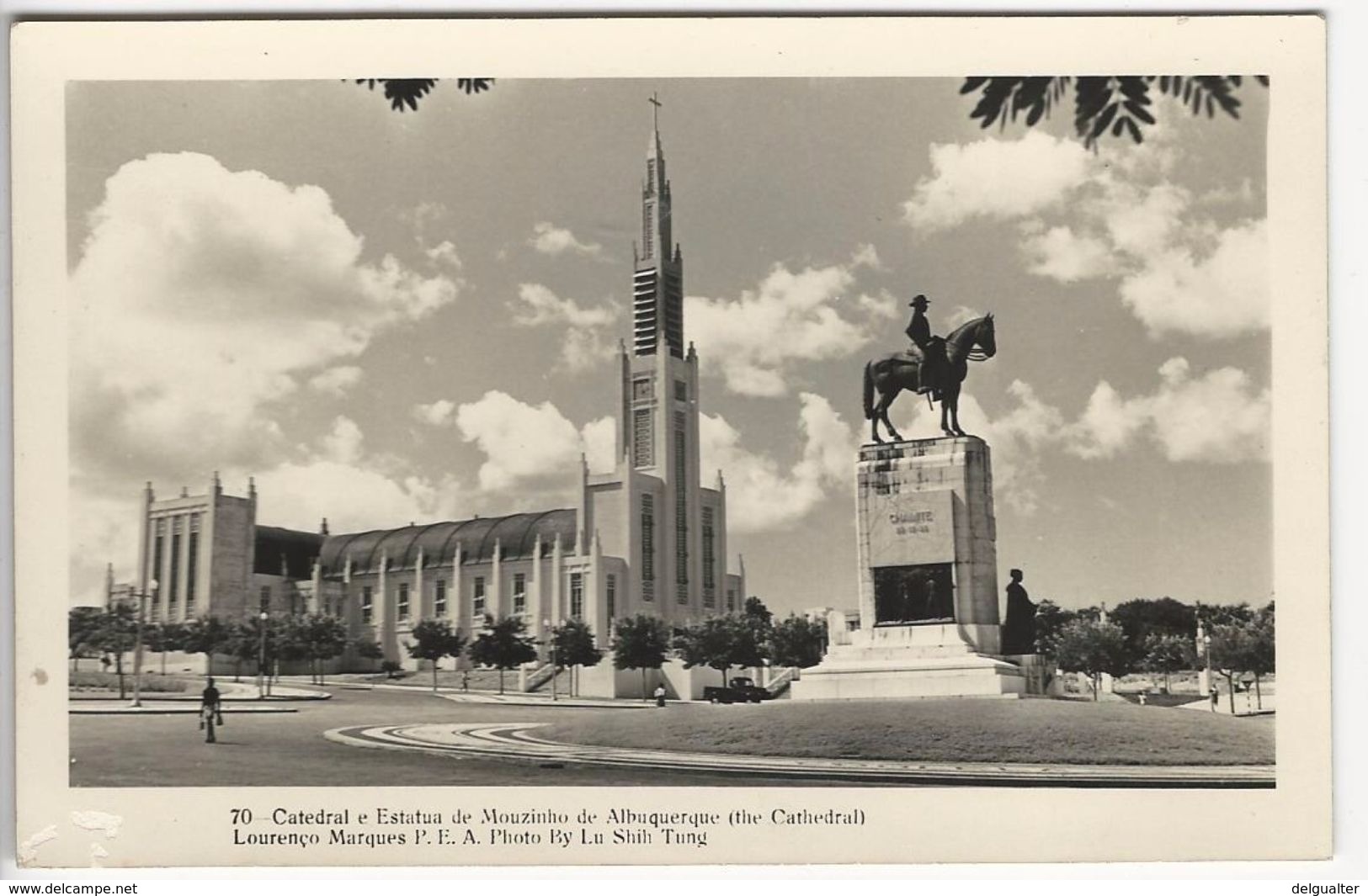 Lourenço Marques * Catedral E Estatua De Mouzinho De Albuquerque - Mozambique