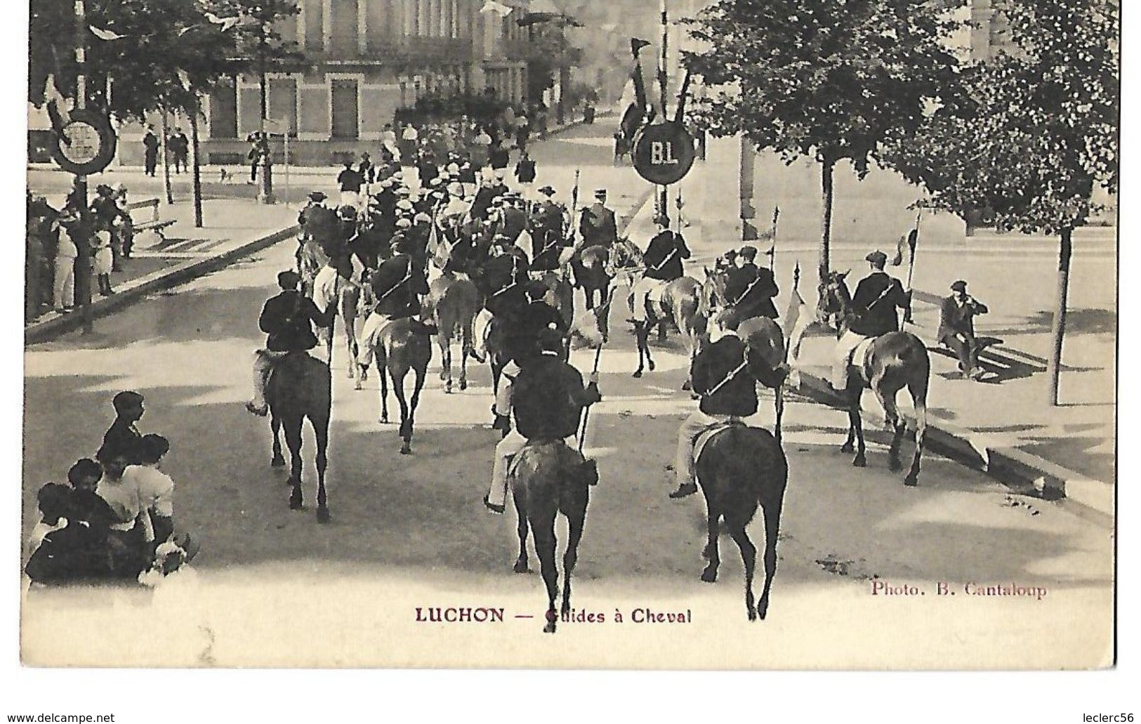 31 LUCHON 1912 LES GUIDES A CHEVAL CPA 2 SCANS - Luchon