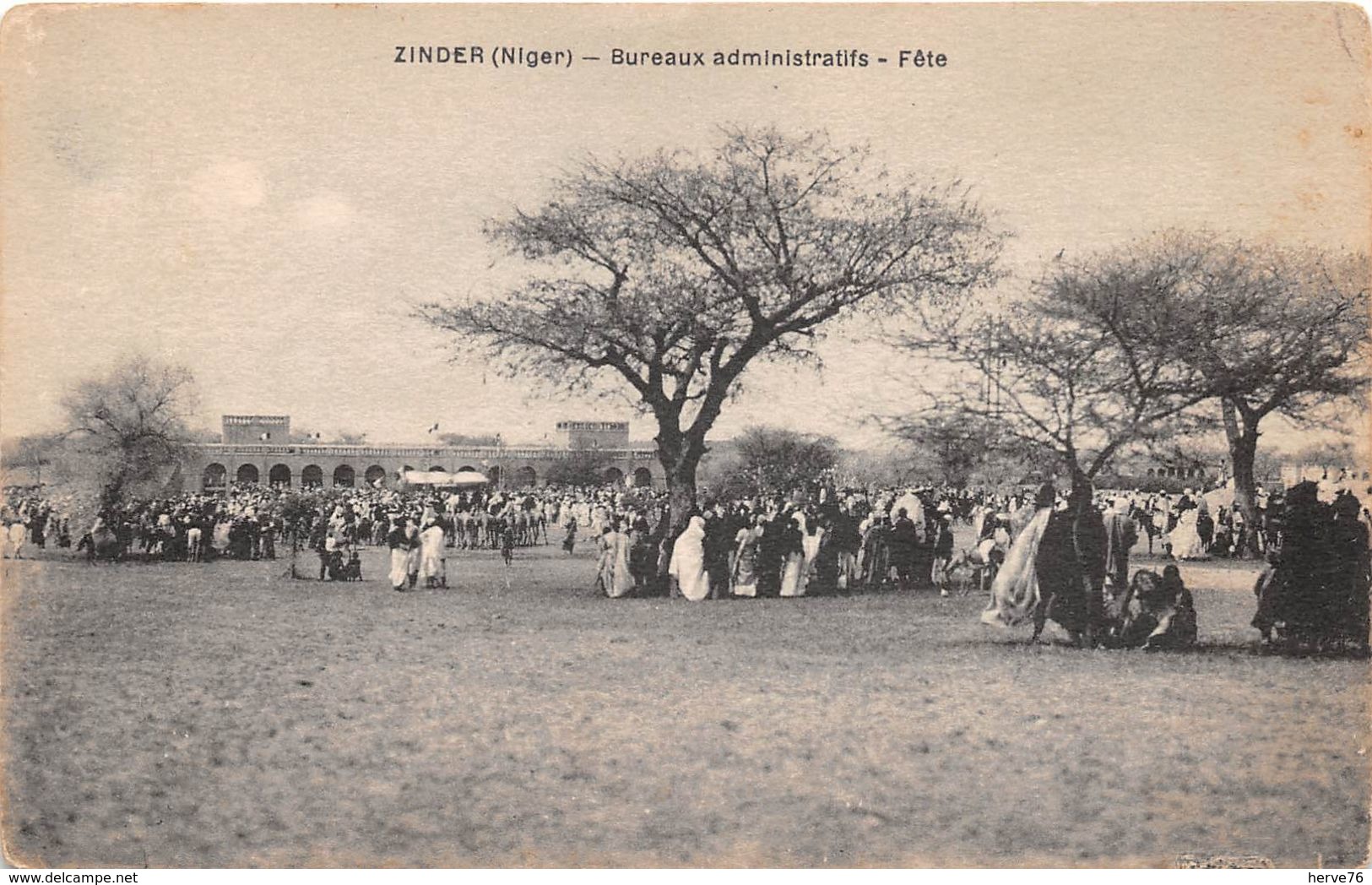 AFRIQUE - NIGER - ZINDER - Bureaux Administratifs - Fête - Niger