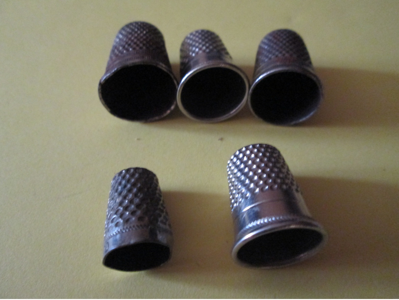 LOT De 5 DES A COUDRE - Thimbles