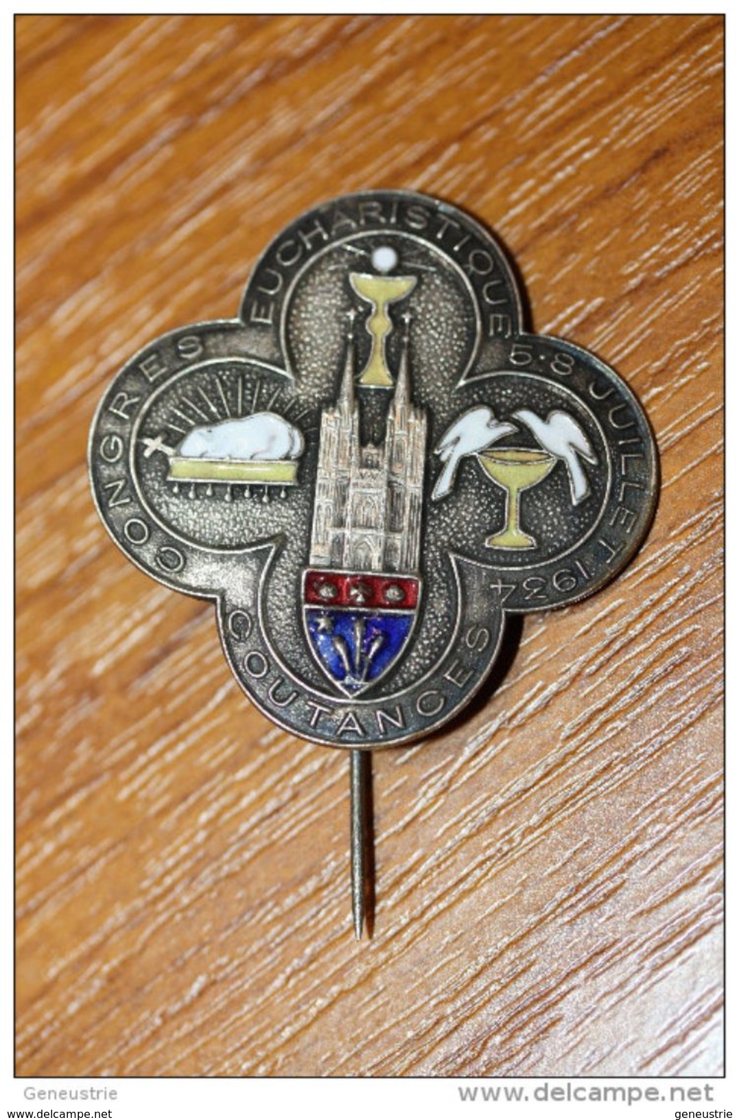 Broche Religieuse "Congrés Eucharistique Coutances 1934" - Manche Normandie - Religious Brooch - Religion & Esotérisme