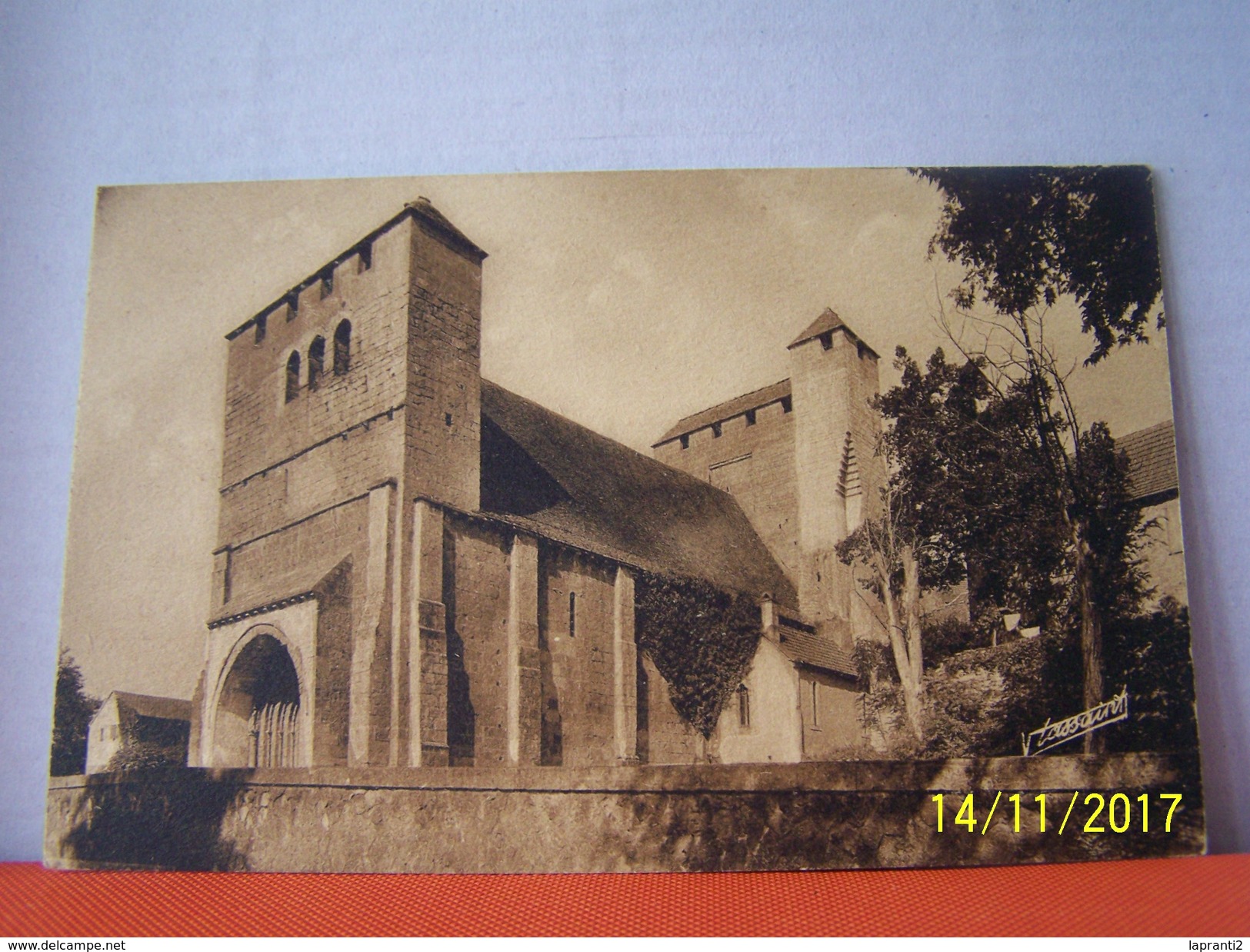 LES EYZIES (DORDOGNE) L'EGLISE FORTIFIEE DE TAYAC. XI°SIECLE. - Autres & Non Classés