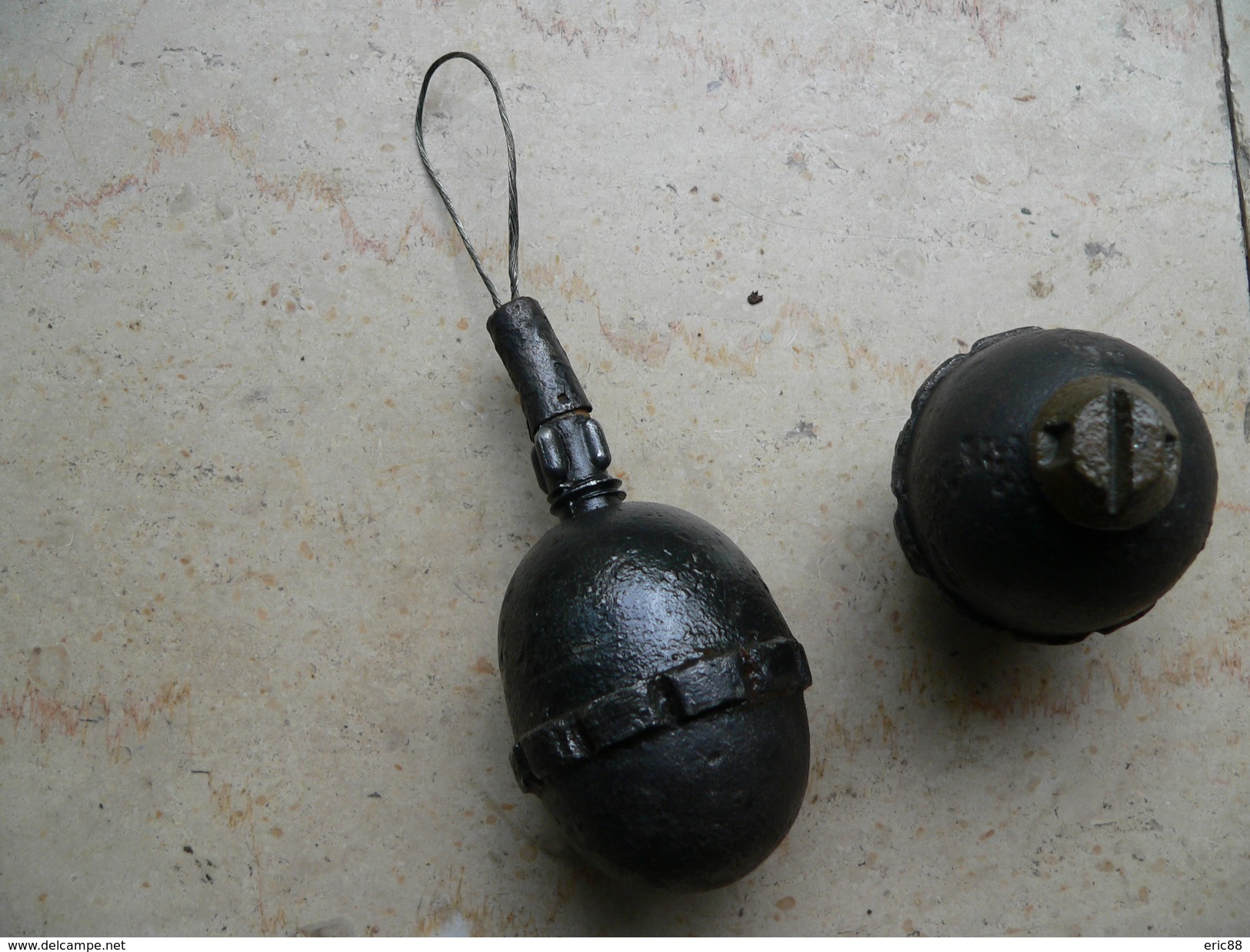 Lot De 2 Grenades Oeufs Allemandes Neutralisées - Armes Neutralisées