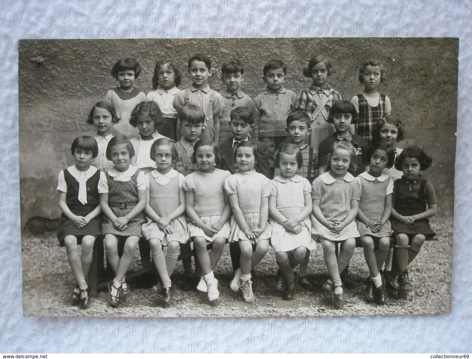 Carte Postale Photo D'un Groupe Scolaire D'Enfant à L'Ecole Du Photographe A. DEMIERRE à Lyon - Autres & Non Classés