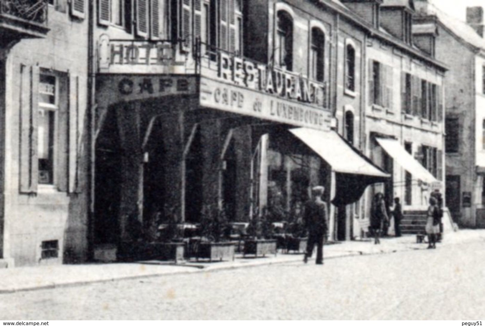 Neufchâteau. Rue Franklin Roosevelt. Hôtel-Café-restaurant Du Luxembourg. Hôtel Centenaire. Pompes Essence Esso, Shell. - Neufchâteau