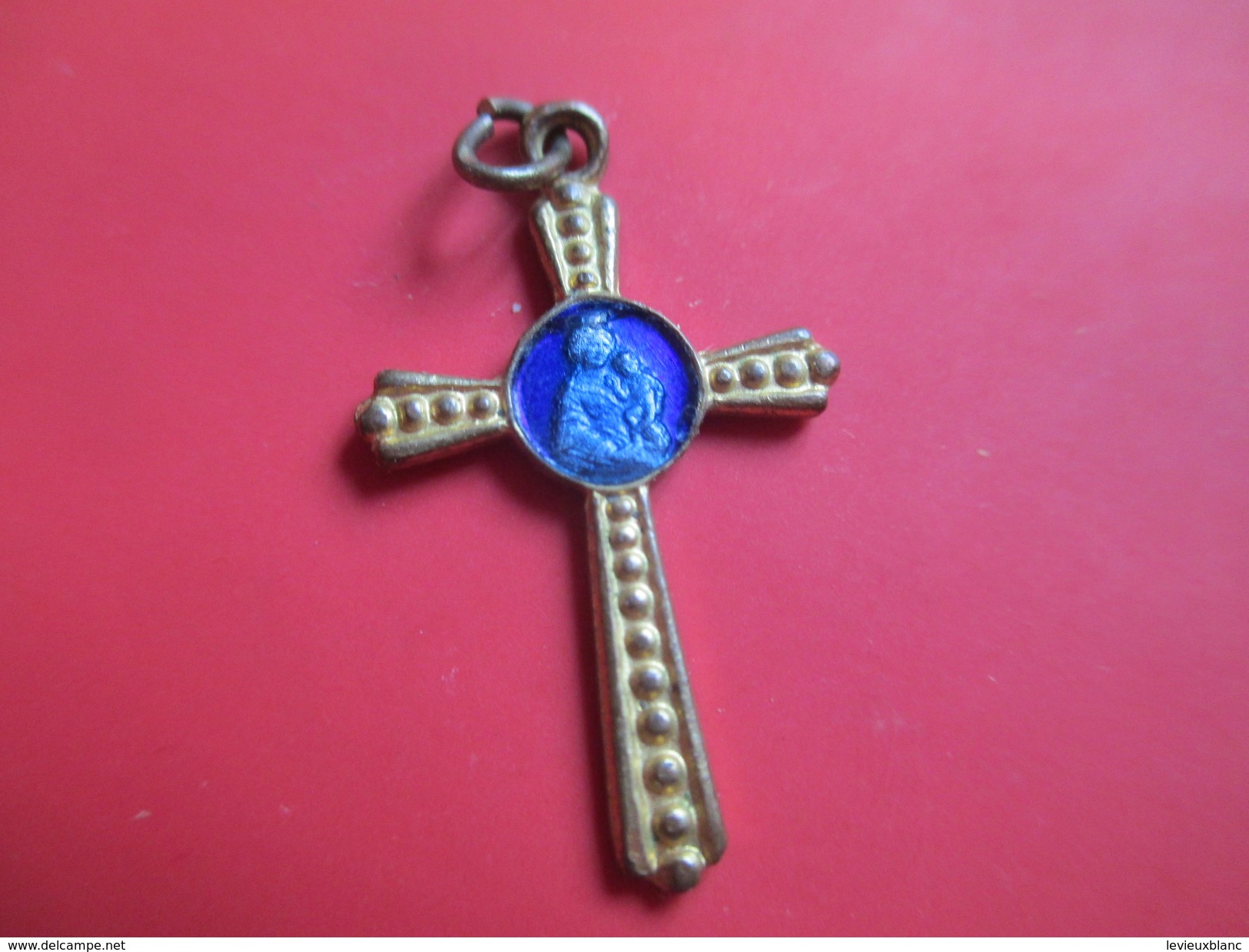Petite Croix De Chainette/ Croix Métal Doré Avec Centre émaillé Bleu/ Vierge à L'enfant/ Début Vingtième   CAN42 - Godsdienst & Esoterisme