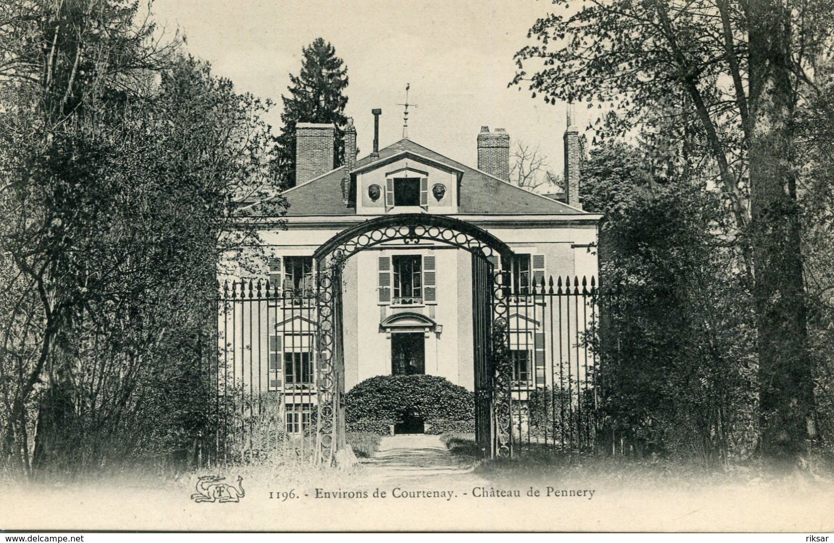 CHATEAU DE PENNERY - Courtenay