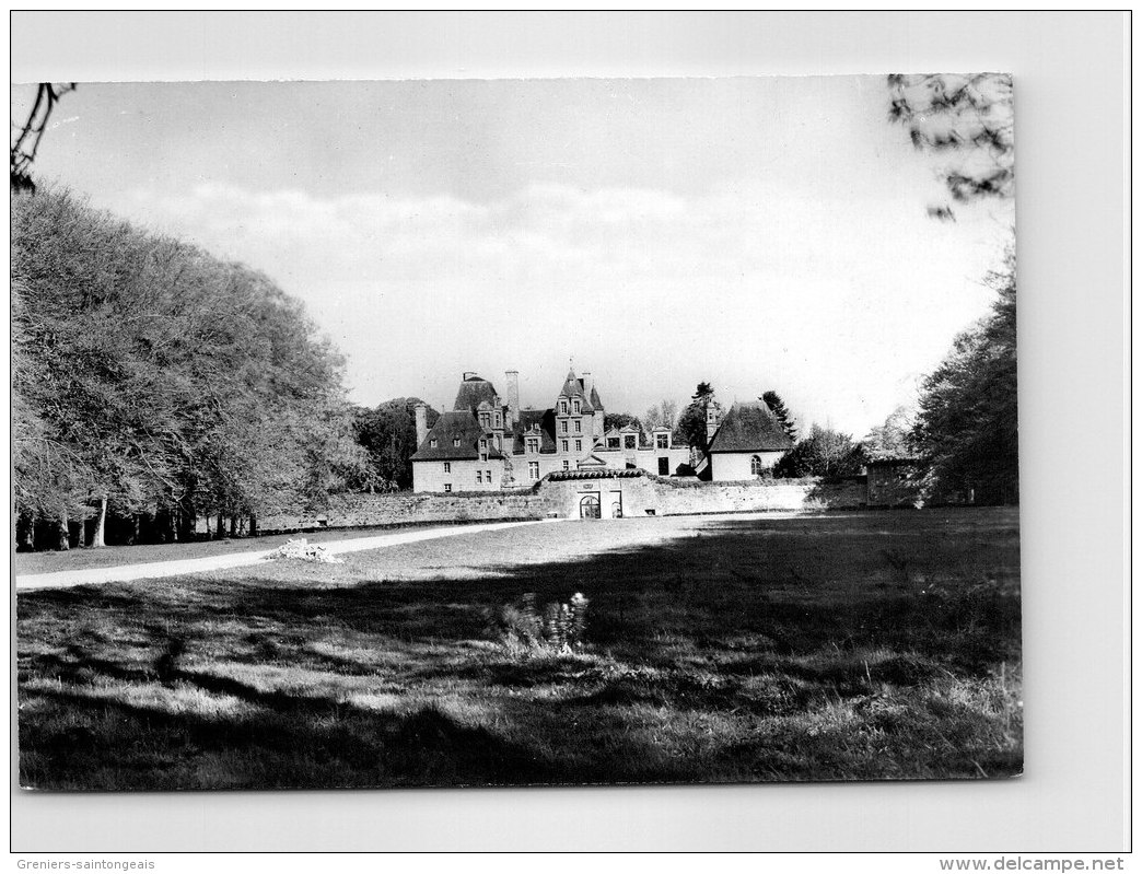 29 SAINT VOUGAY - Le Château De Kerjean. - Saint-Vougay