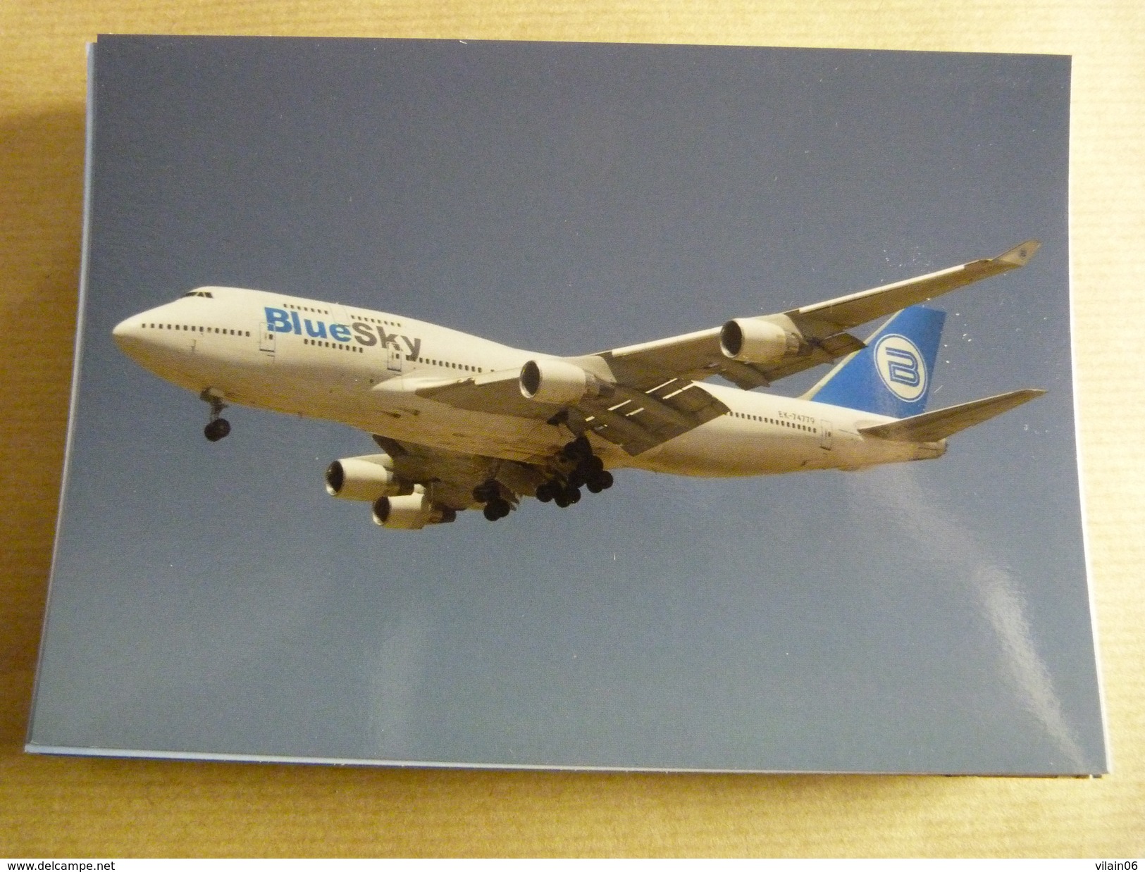 B 747 400   BLUE SKY   EK 74779 - 1946-....: Era Moderna