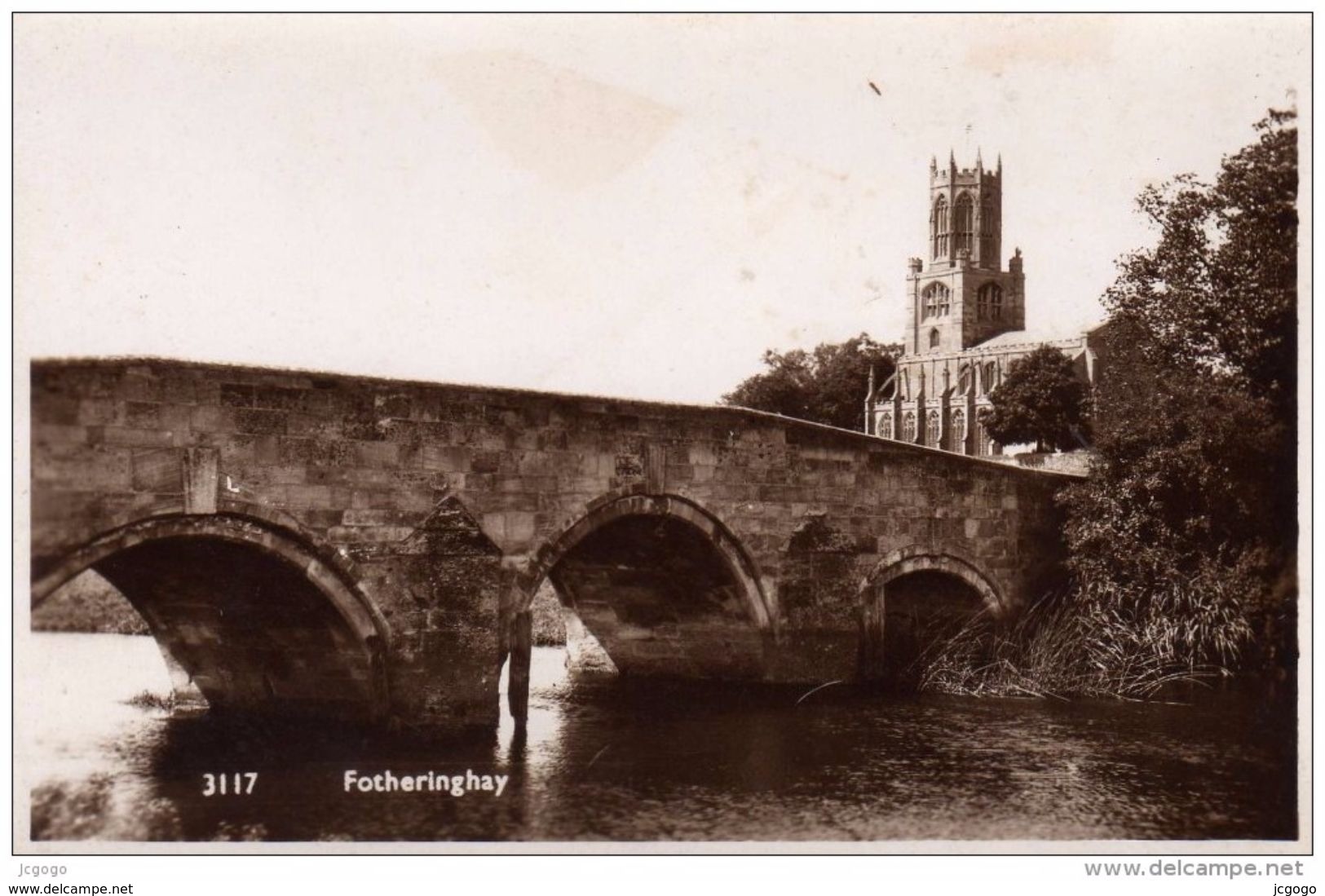 ROYAUME-UNI  Northamptonshire - Fotheringhay, Church    Real Photo  2 Scans - Northamptonshire