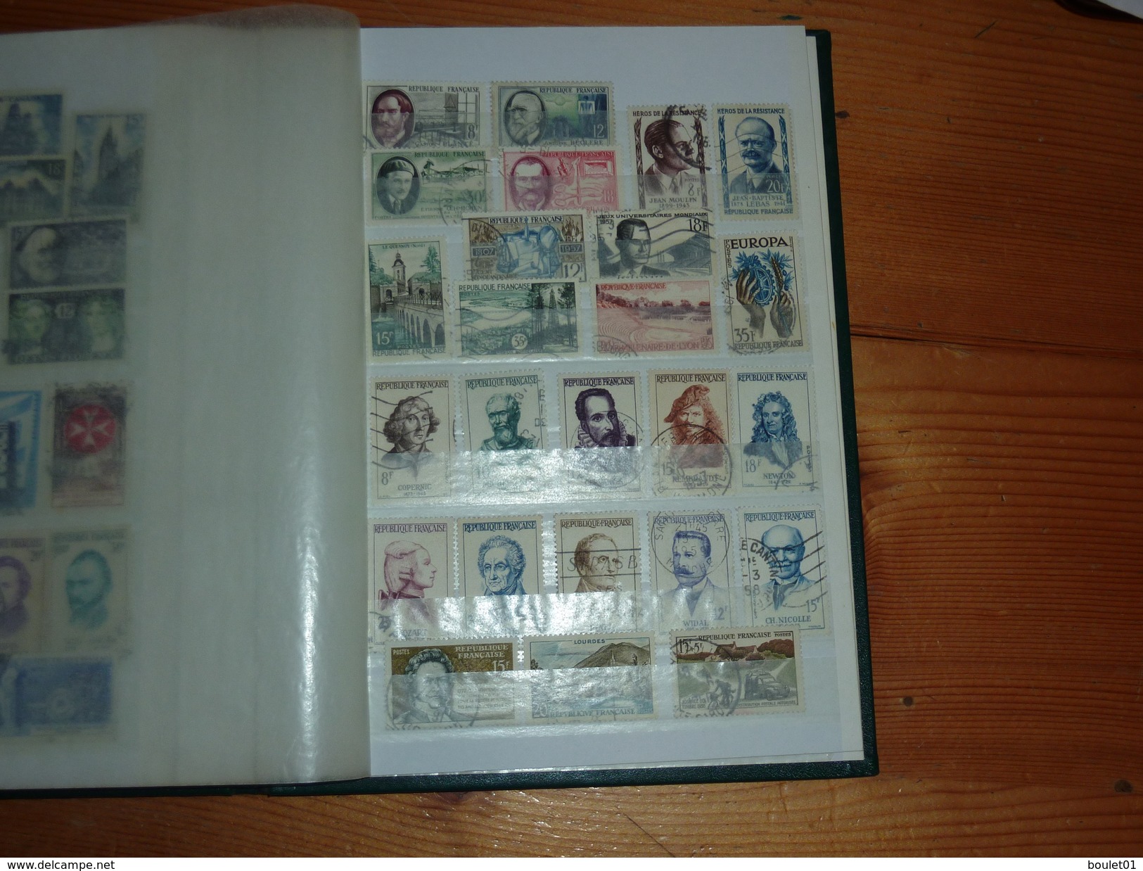petit album de timbres oblitèrés des classiques aux modernes (voir les scans)