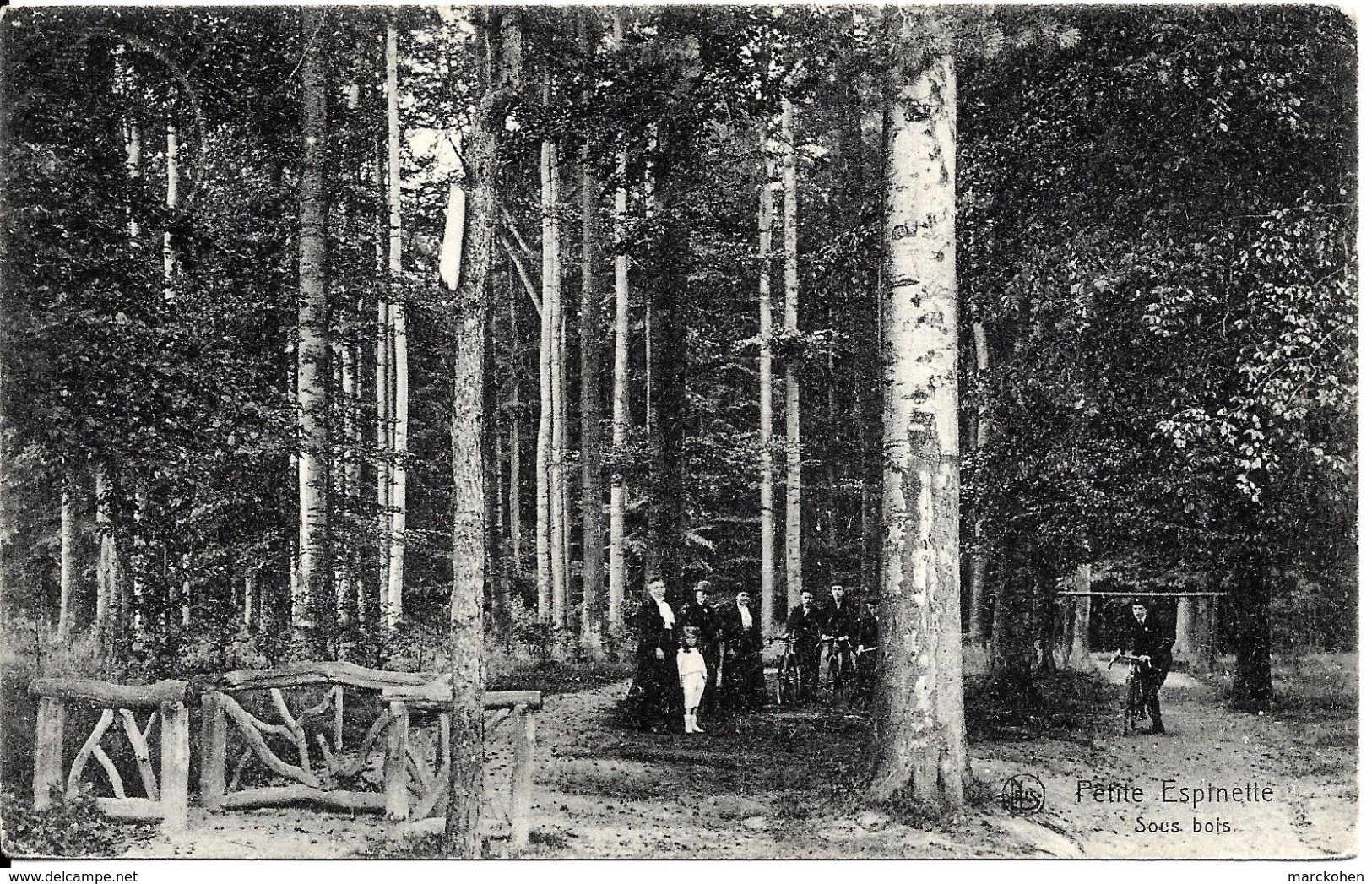 BRUXELLES (1180) : Promenade En Famille Dans Le Sous-Bois, à La Petite Espinette. CPA Rare Et Animée (cyclistes). - Gezondheid, Ziekenhuizen