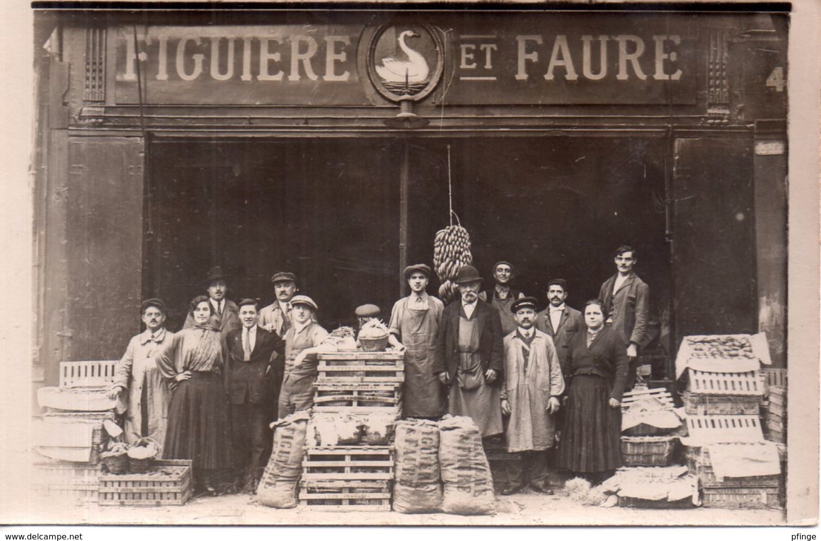 Personnel De L'épicerie Figuiere Et Faure (sans Doute à Suresnes Ou Puteaux ) - Autres & Non Classés