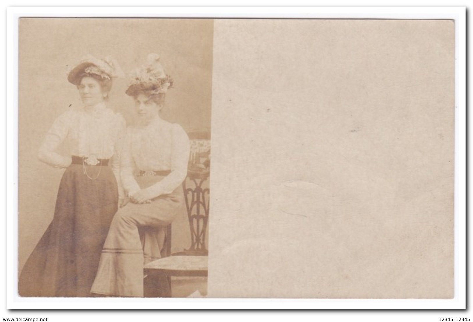 2 Vrouwen - Photographs