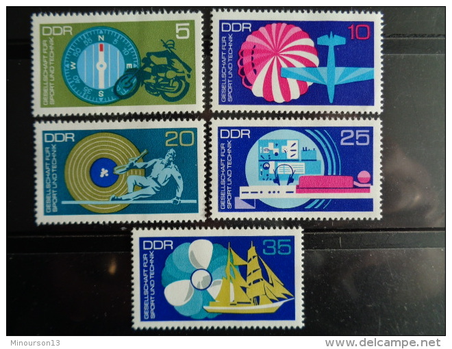 DDR 1972 Y&amp;T N° 1460 à 1464 ** - SPORTS ET TECHNIQUES - Neufs