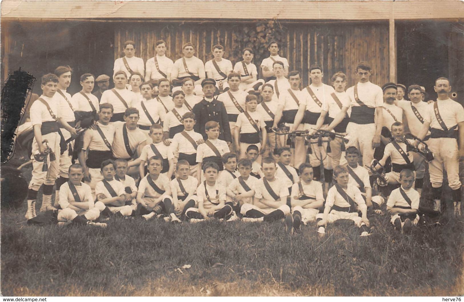 Carte Photo à Identifier - Fanfare (photo R. DUVAU, Colombes) - A Identifier