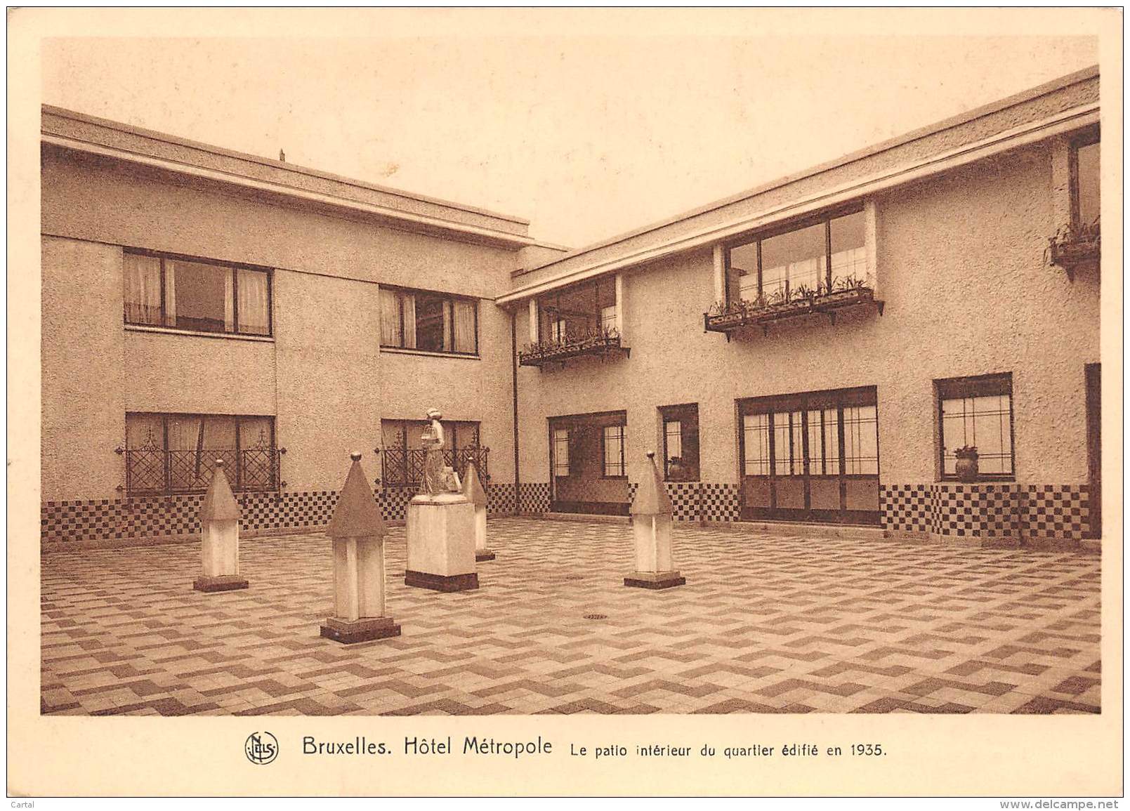 CPM - BRUXELLES - Hôtel Métropole - Le Patio Intérieur Du Quartier édifié En 1935 - Cafés, Hotels, Restaurants