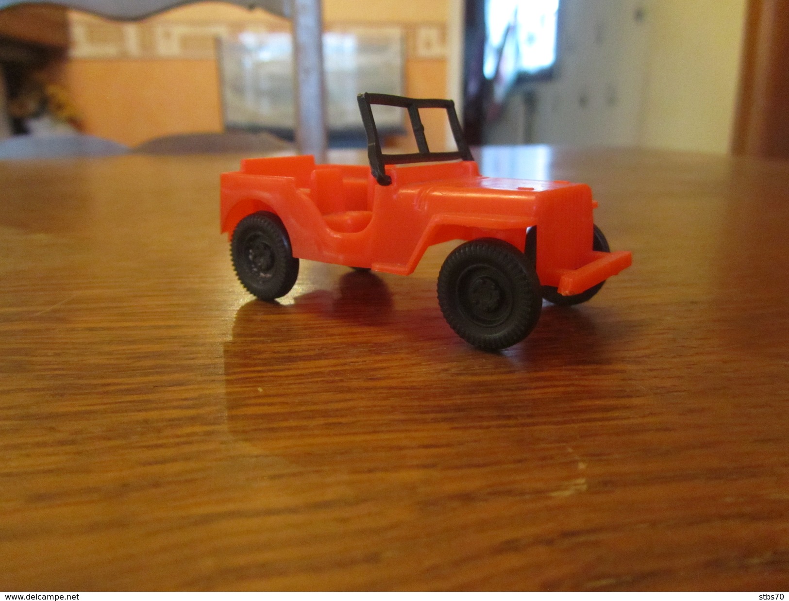 BX14 Jouet De Bazar, Universal Jeep Dulcop Producs, Made In Italy, 7 Cm - Toy Memorabilia