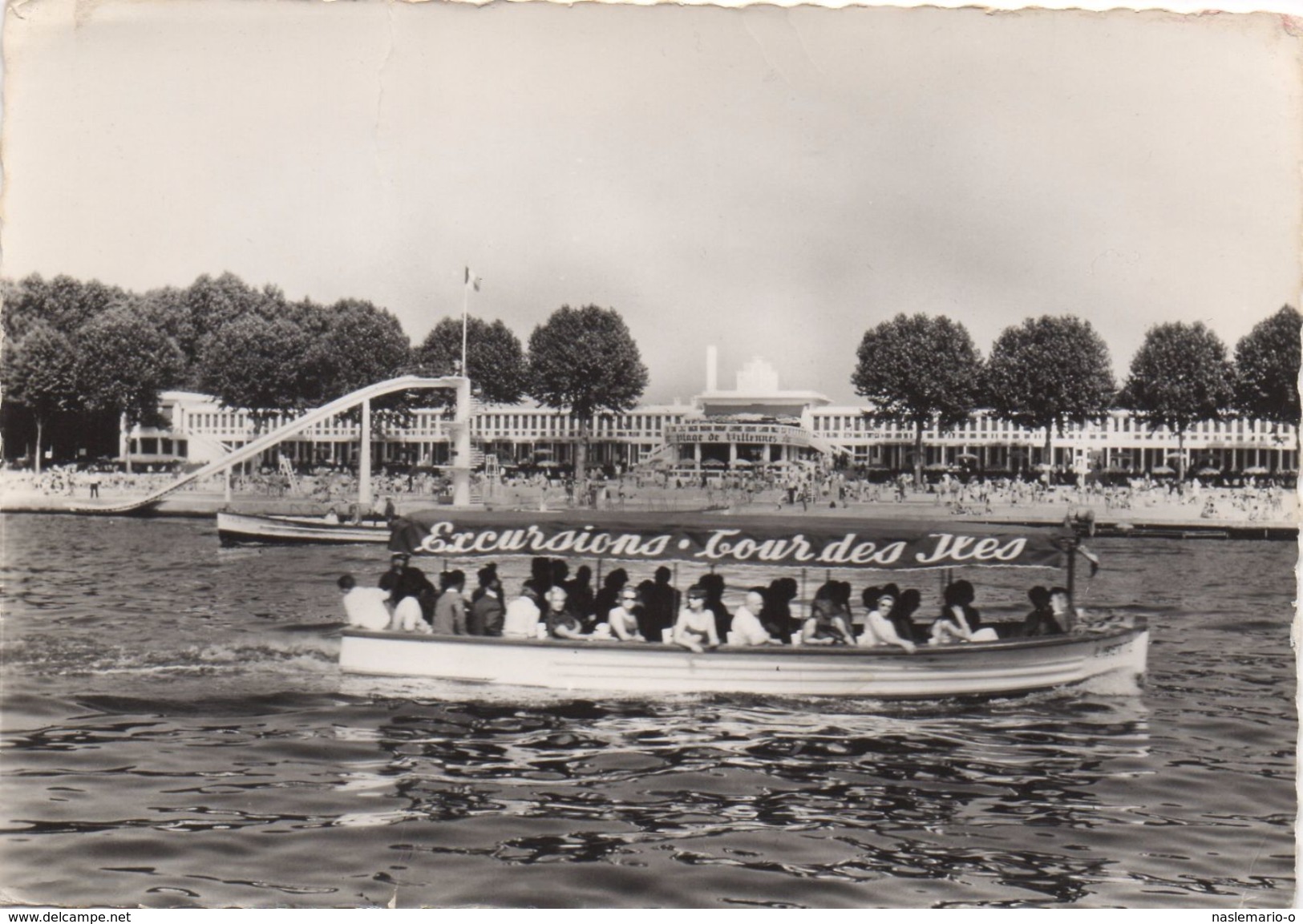 CPA 78 VILLENNES-MEDAN  La Plage Avec Un Bateau "Excursions Tour Des Iles" - Villennes-sur-Seine