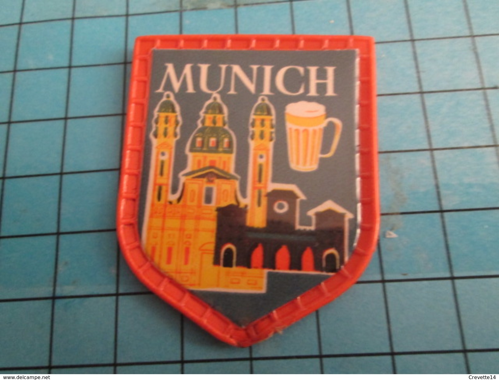 PUB 615 Ecusson Publicitaire Années 60  CAFES MAURICE N° A3 MUNICH Collection  "VOYAGE EN EUROPE" - Magnets