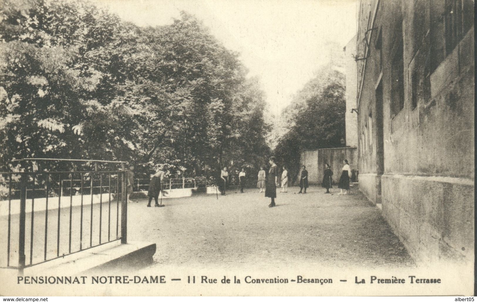 25 - Besançon - Pensionnat Notre-Dame - La Première Terrasse - Besancon