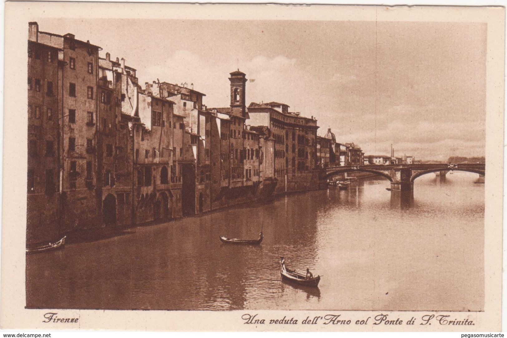 285 - FIRENZE UNA VEDUTA DELL ARNO COL PONTE S TRINITA' ANIMATA 1920 CIRCA - Firenze