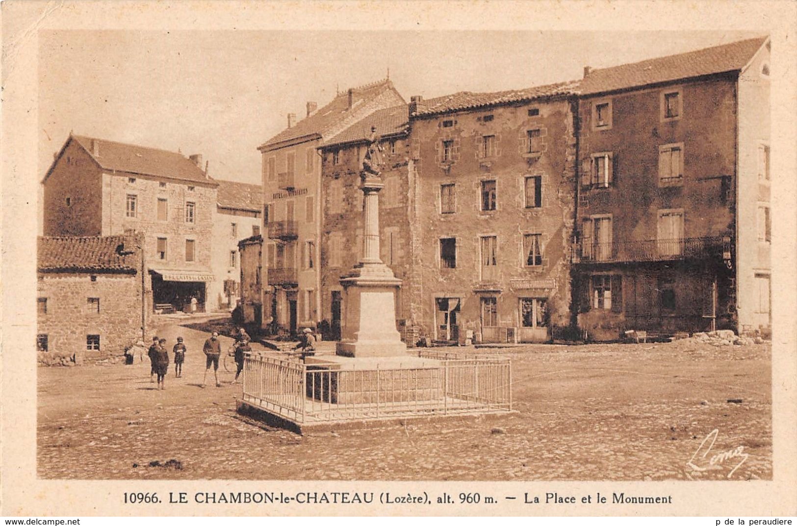 CPA 48 LE CHAMBON LE CHATEAU LA PLACE ET MONUMENT - Autres & Non Classés