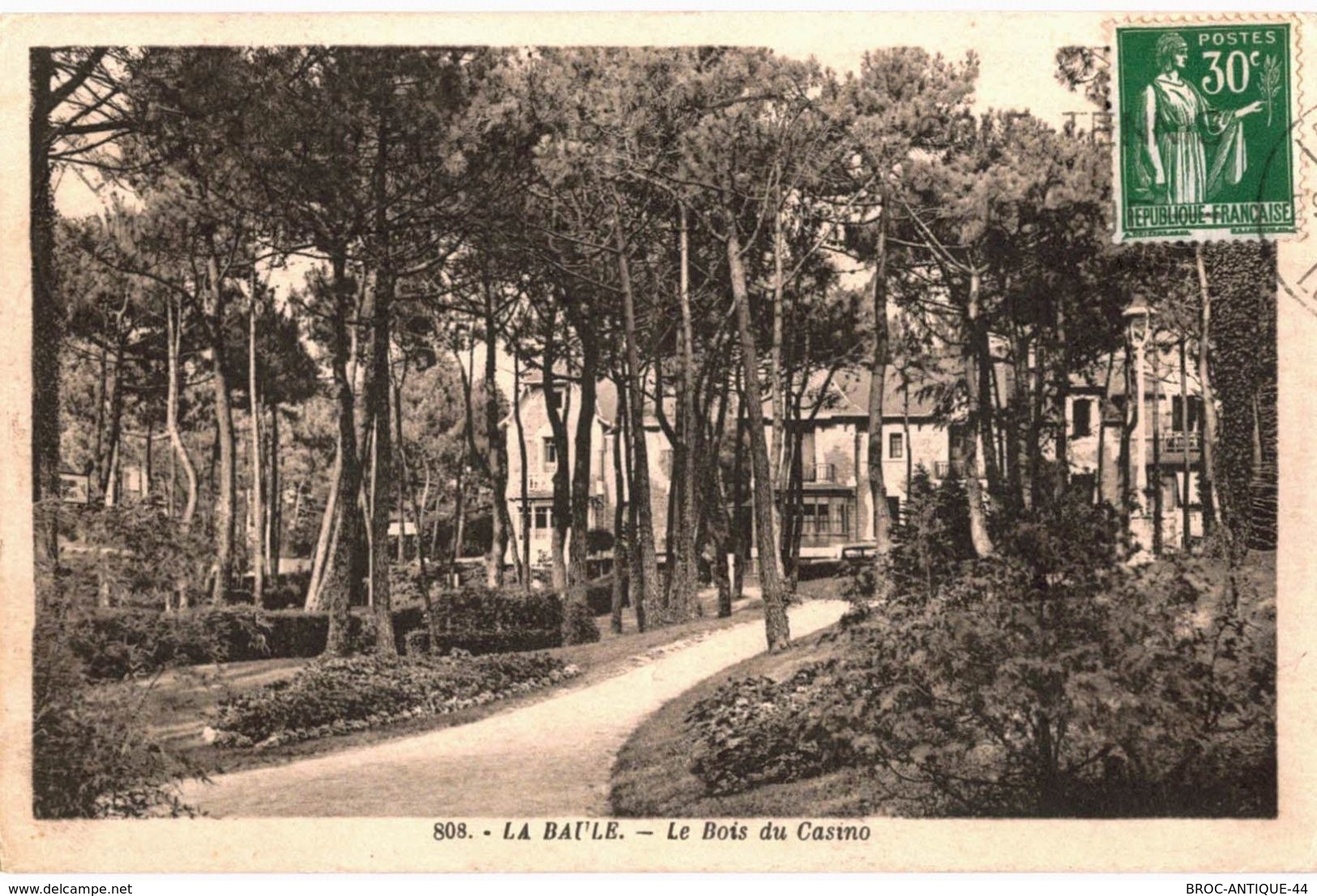 LOT N°2 - LOT DE 120 CARTES DE LA BAULE - LE FRONT DE MER ET LE CENTRE