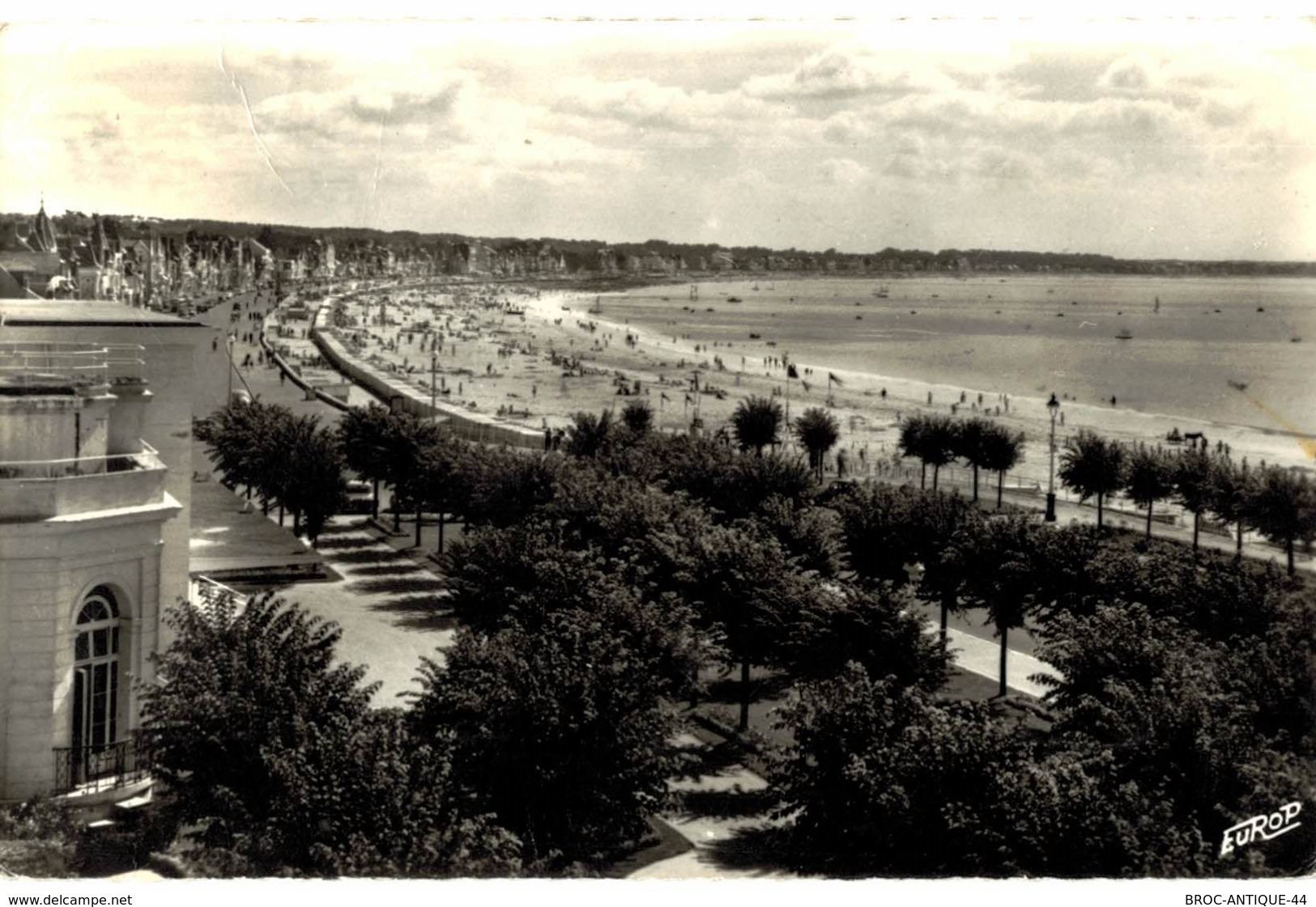 LOT N°2 - LOT DE 120 CARTES DE LA BAULE - LE FRONT DE MER ET LE CENTRE