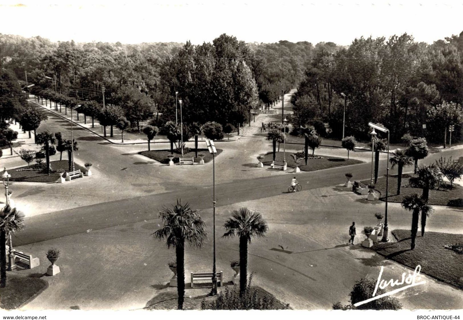 LOT N°2 - LOT DE 120 CARTES DE LA BAULE - LE FRONT DE MER ET LE CENTRE