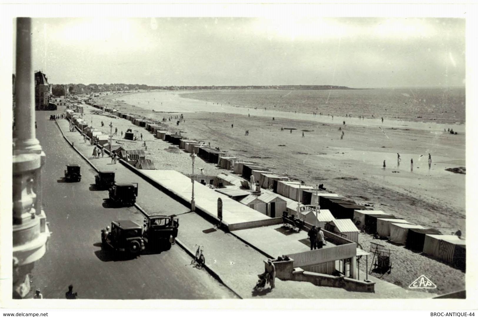 LOT N°2 - LOT DE 120 CARTES DE LA BAULE - LE FRONT DE MER ET LE CENTRE