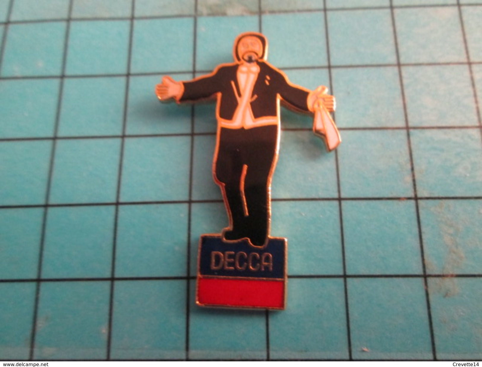 Pin513b Pin's Pins / Rare Et De Belle Qualité !!!  MUSIQUE / TENOR PAVAROTTI POUR DECCA OPERA BEL CANTO - Music