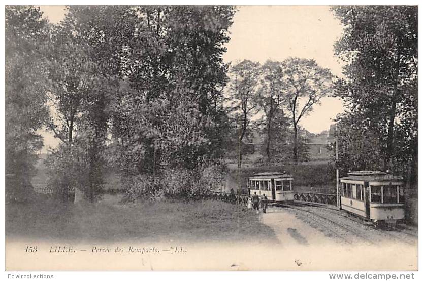 Lille      59          Percée Des Remparts . Tramways       (voir Scan) - Lille