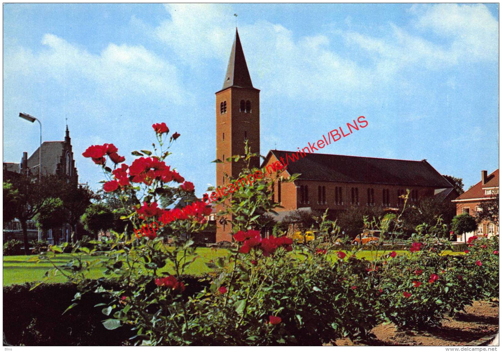 Astridplein En St-Lambertuskerk - Grobbendonk - Grobbendonk