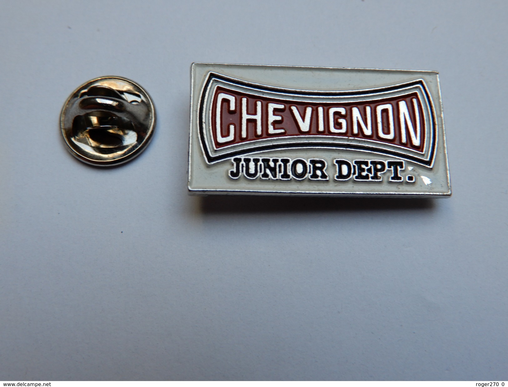 Beau Pin's , Marque Chevignon , Junior Dept. - Trademarks