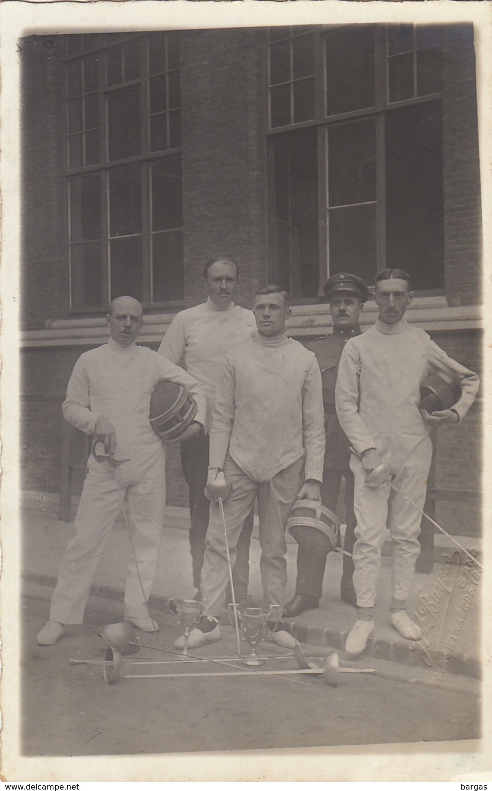 Photo CP Escrime Sport Souvenir Militaire De L'officier Caron De Gand Caserne Albert - Guerre, Militaire