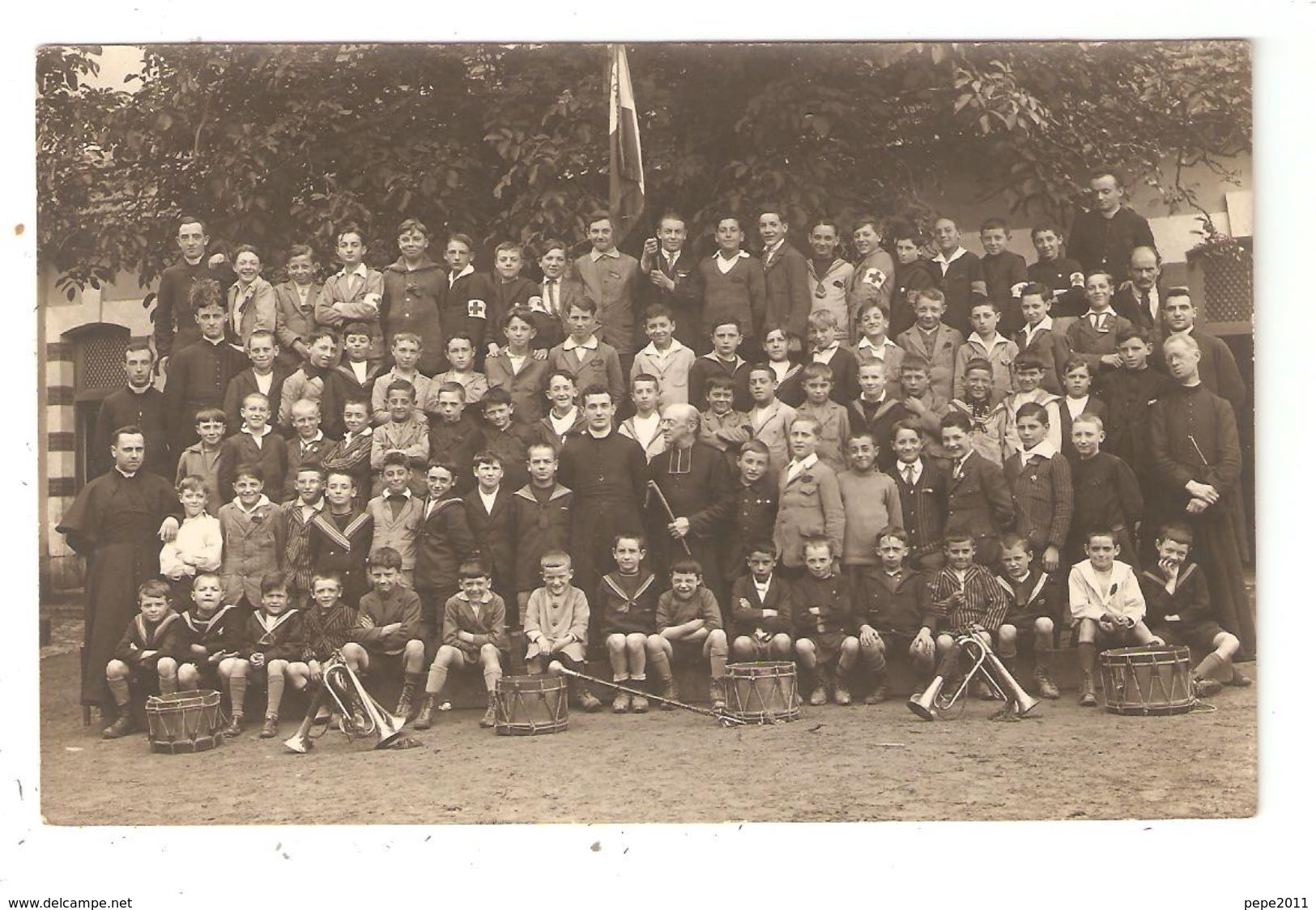 Carte Photo 87 AMBAZAC Le Petit Muret Photo De Groupe Enfants Religieux Instruments  Nomsécrits Des Personnes Au Dos - Ambazac