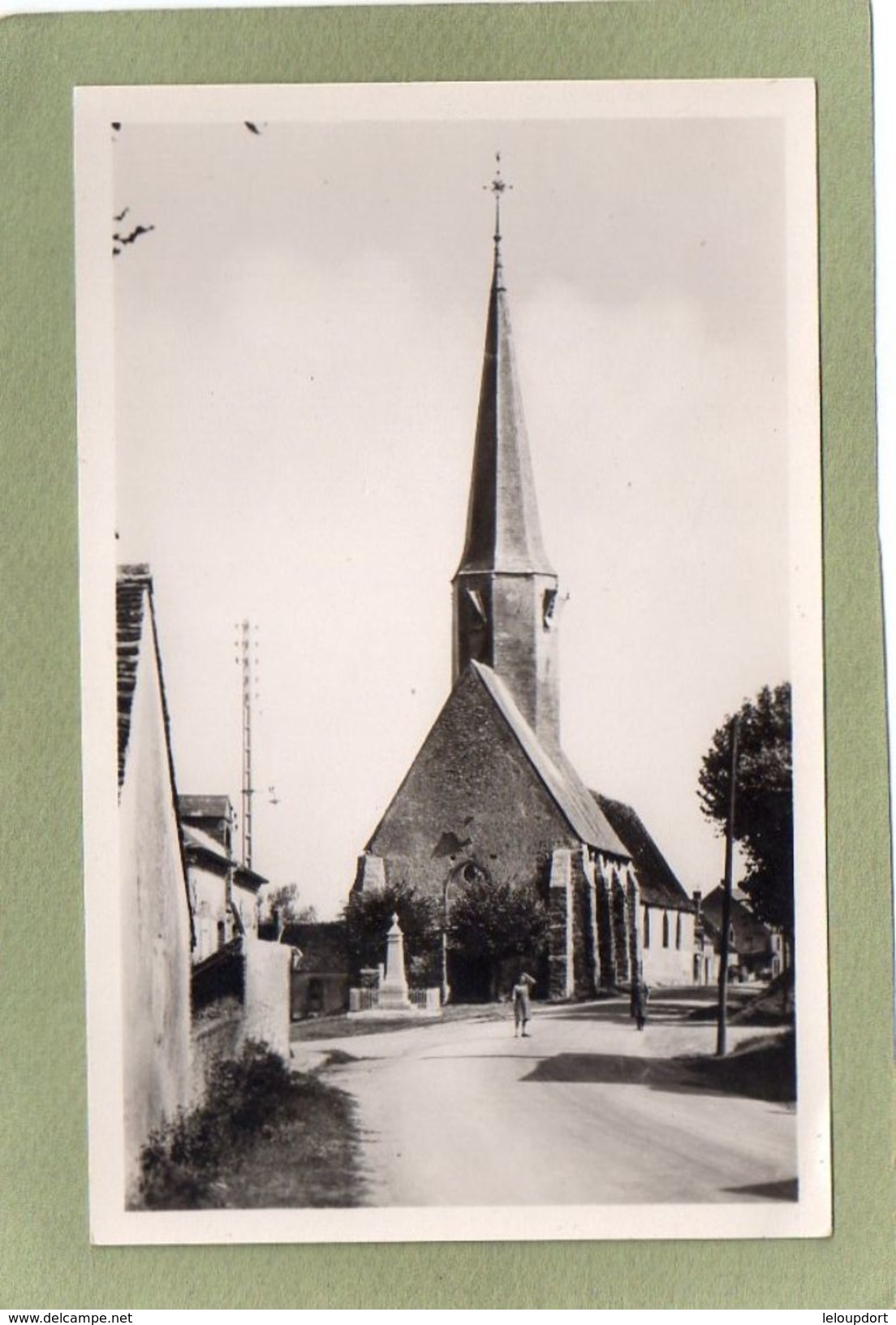 MONTCORBON   PLACE EGLISE - Autres & Non Classés