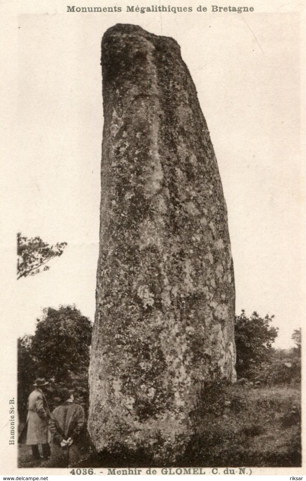 MENHIR(GLOMEL) - Dolmen & Menhirs