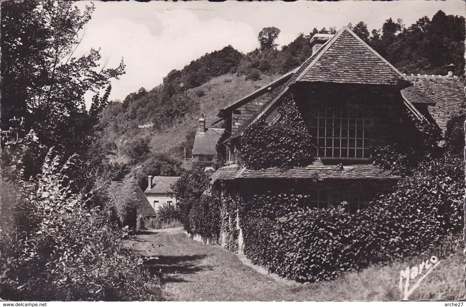 CPA - CPSM - 27 - ACQUIGNY - Le Chemin Vert - Acquigny