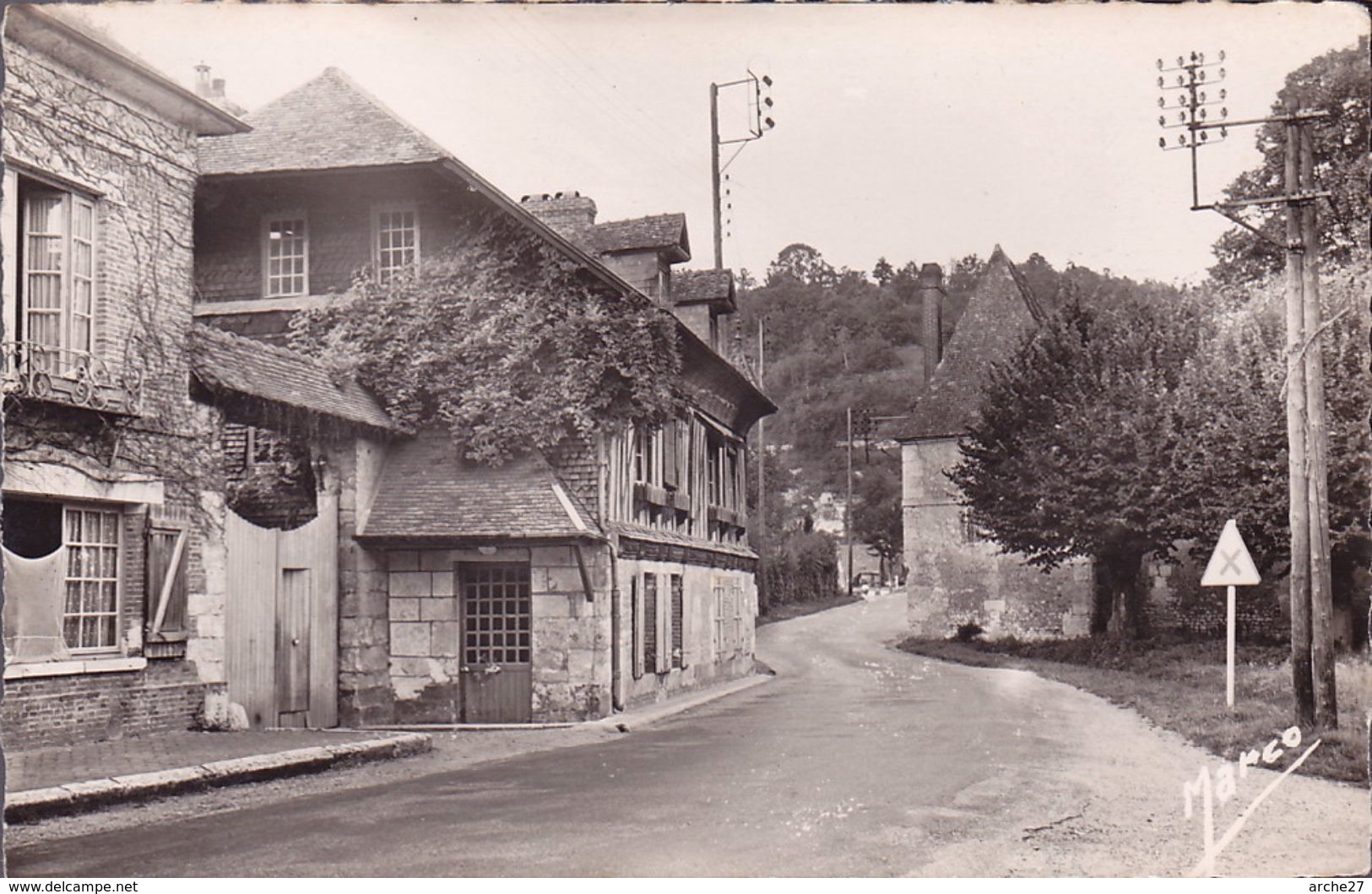 CPA - CPSM - 27 - ACQUIGNY - Vieux Logis - Acquigny