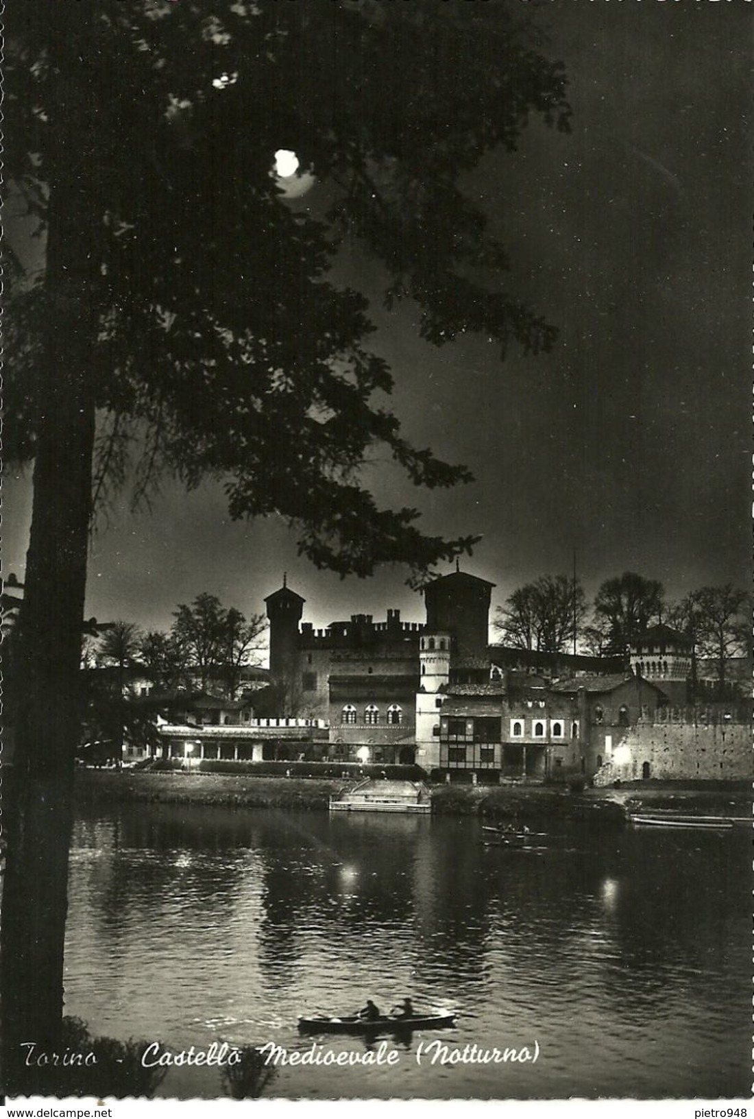 Torino (Piemonte) Castello Medioevale Visto Dalla Sponda Del Po, Barcaioli Sul Fiume, Notturno, By Night, La Nuit - Fiume Po