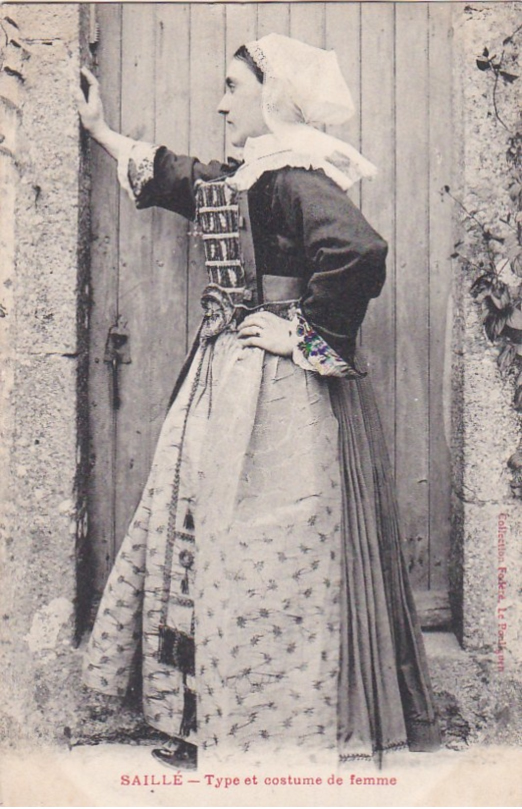 44 SAILLE  Jolie Jeune FEMME En COSTUME Local Timbre 1905 - Autres & Non Classés