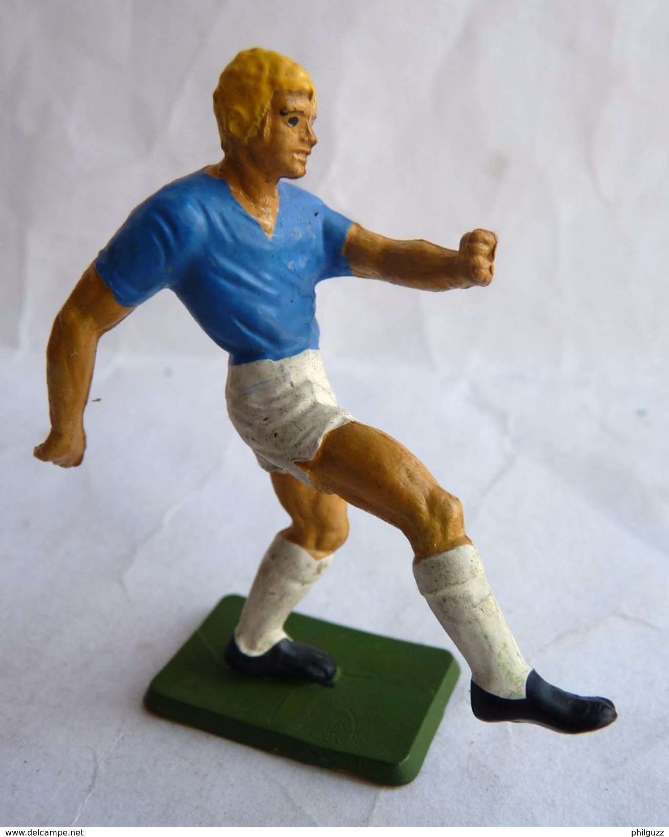 FIGURINE STARLUX  1978 FOOTBALLEUR JOUEUR DE FOOT 02 - Starlux